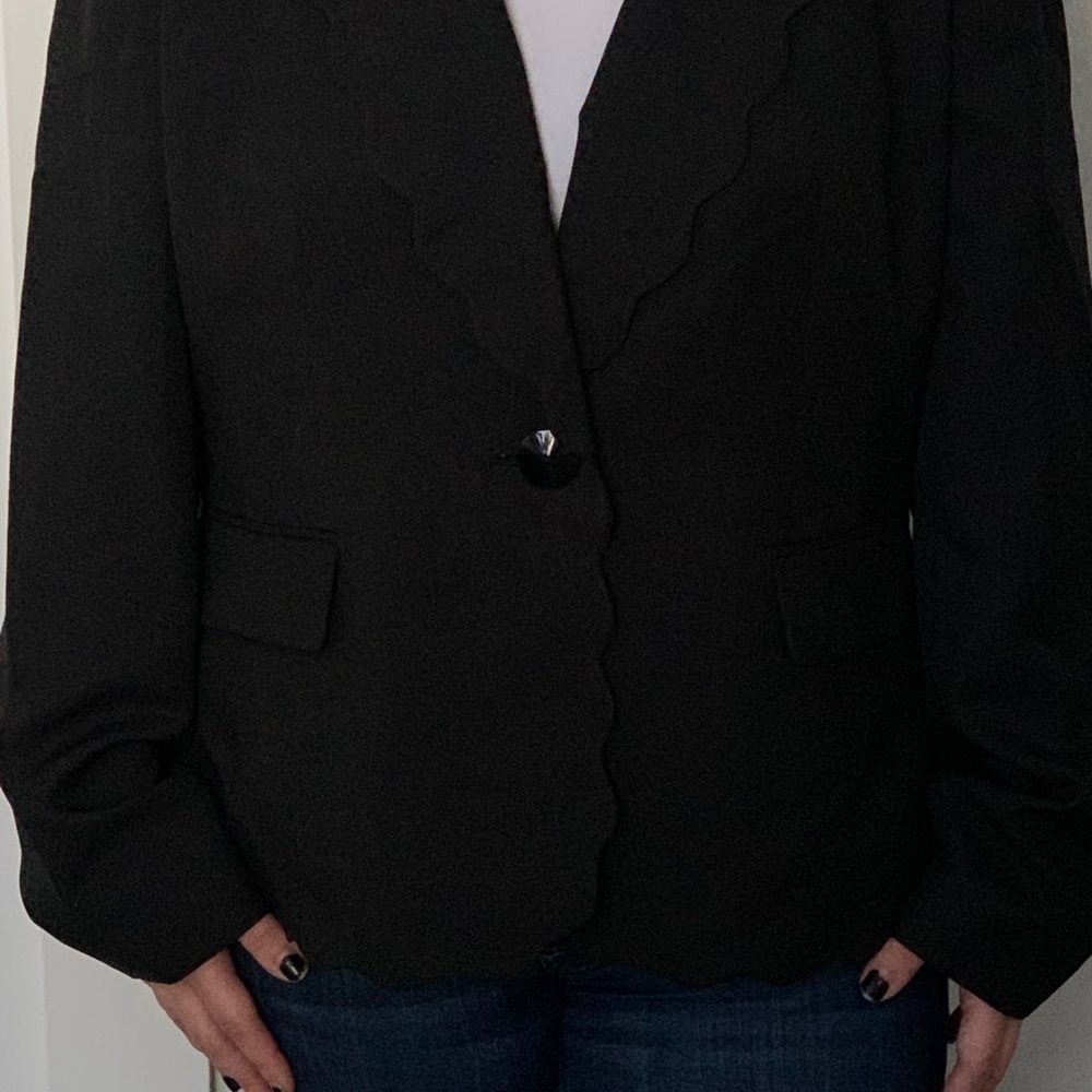 Kasper Women’s Scalloped Blazer